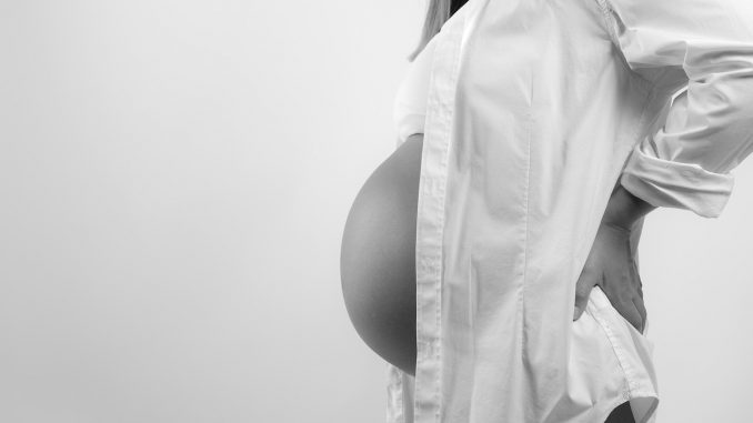 pregnant-1597889_1280